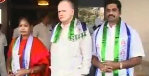 YSRCP President, YS Jagan Jail, YS Vijayalakshmi, Arthritis, Jagan Sister, Sharmila, Pada Yatra, 18th October, Party Cadre, Sabbam Hari